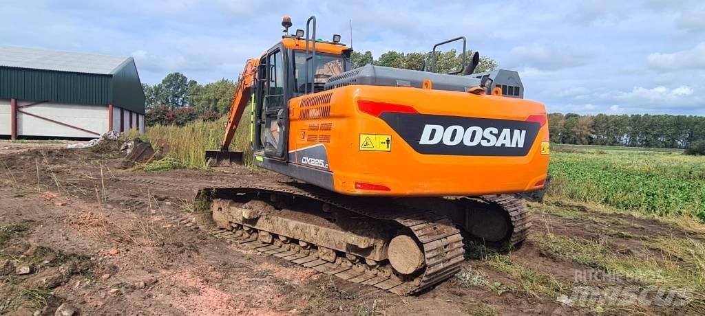 Doosan DX 225 LC-5 Escavadeiras de esteiras