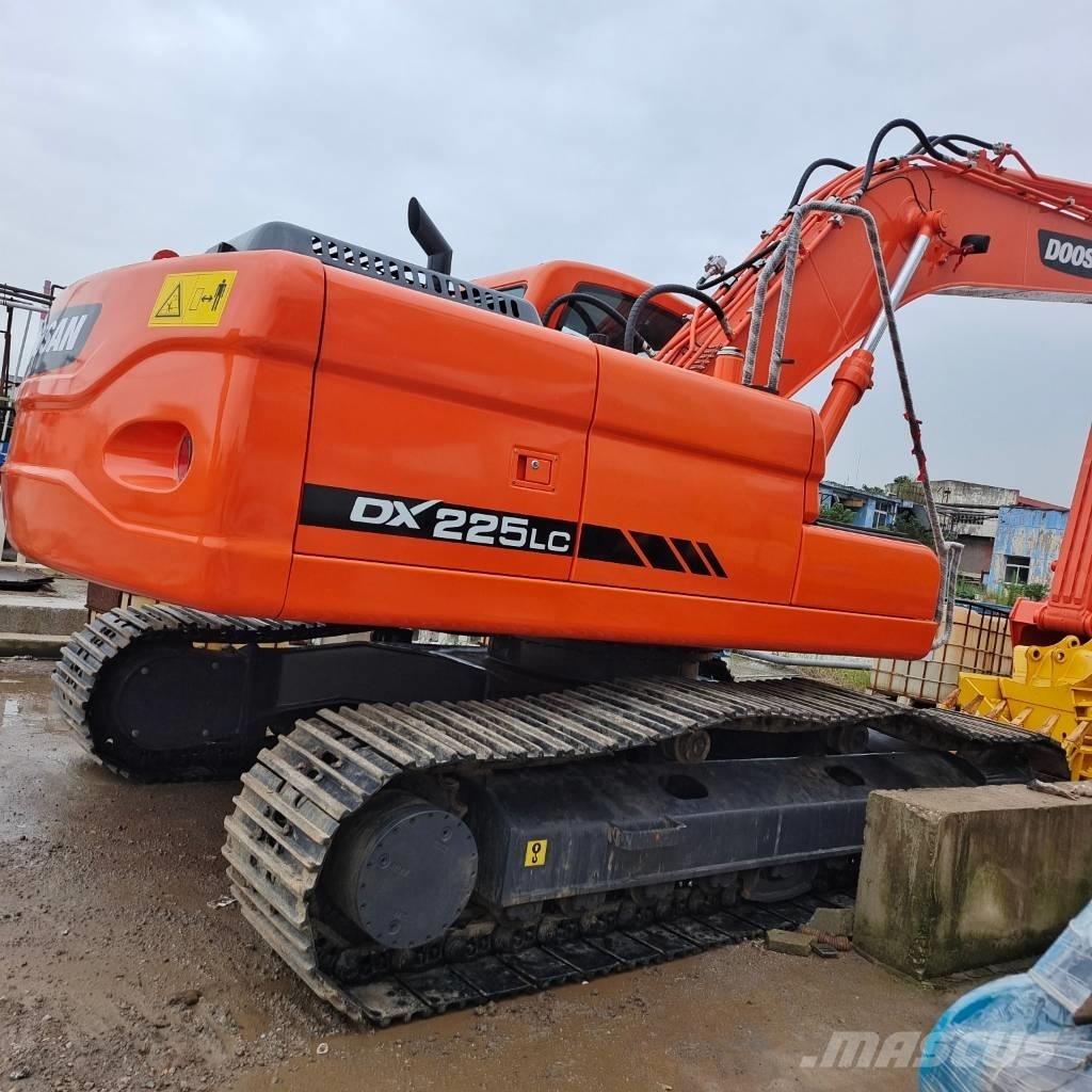Doosan DX 225 LC Escavadeiras de esteiras