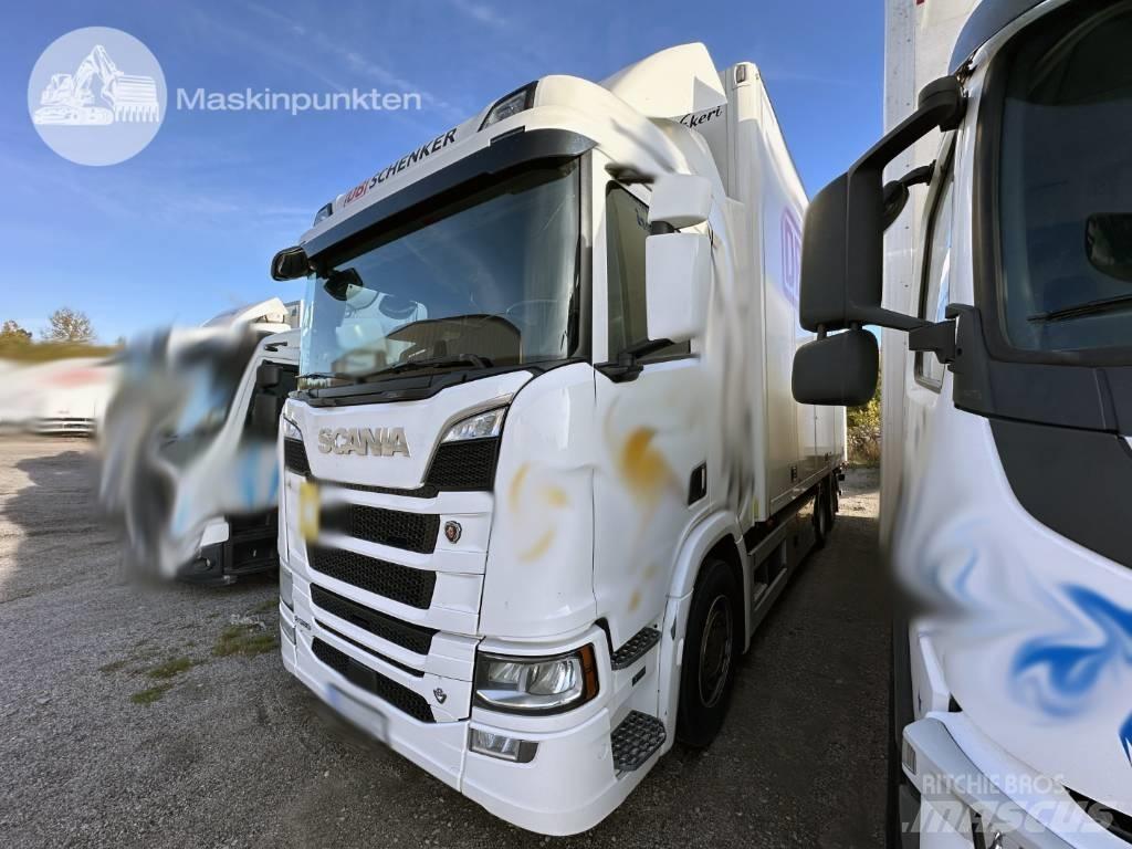 Scania R 580 Caminhões de caixa fechada