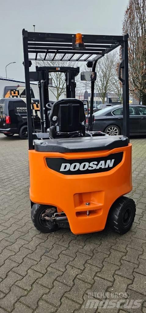 Doosan B 25 X-7 Empilhadores eléctricos