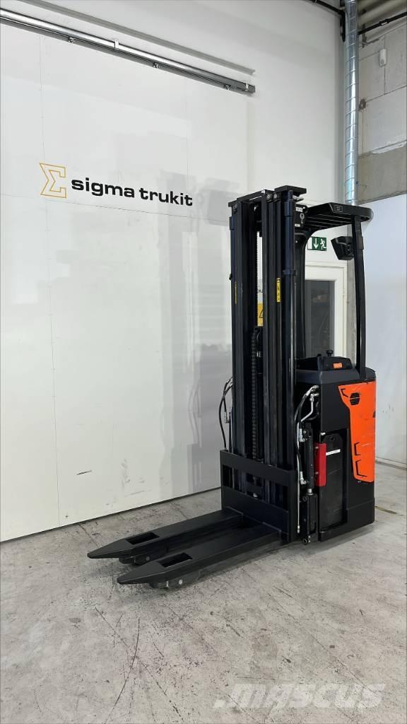 Rocla SST 16 AC Self propelled stackers