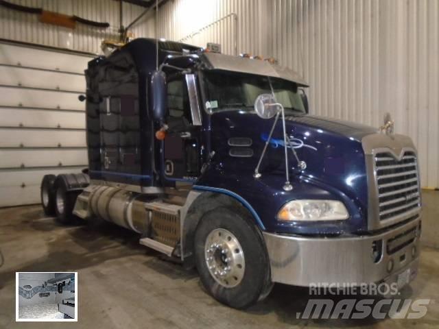 Mack CXU 613 Cavalos Mecânicos