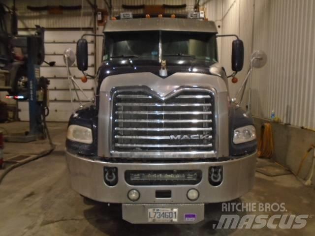 Mack CXU 613 Cavalos Mecânicos
