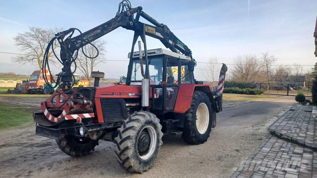 Zetor 12245 Tractores florestais