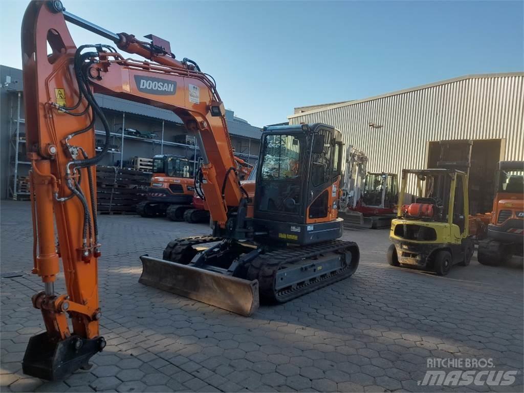 Doosan DX85R-3 Escavadoras Midi 7t - 12t