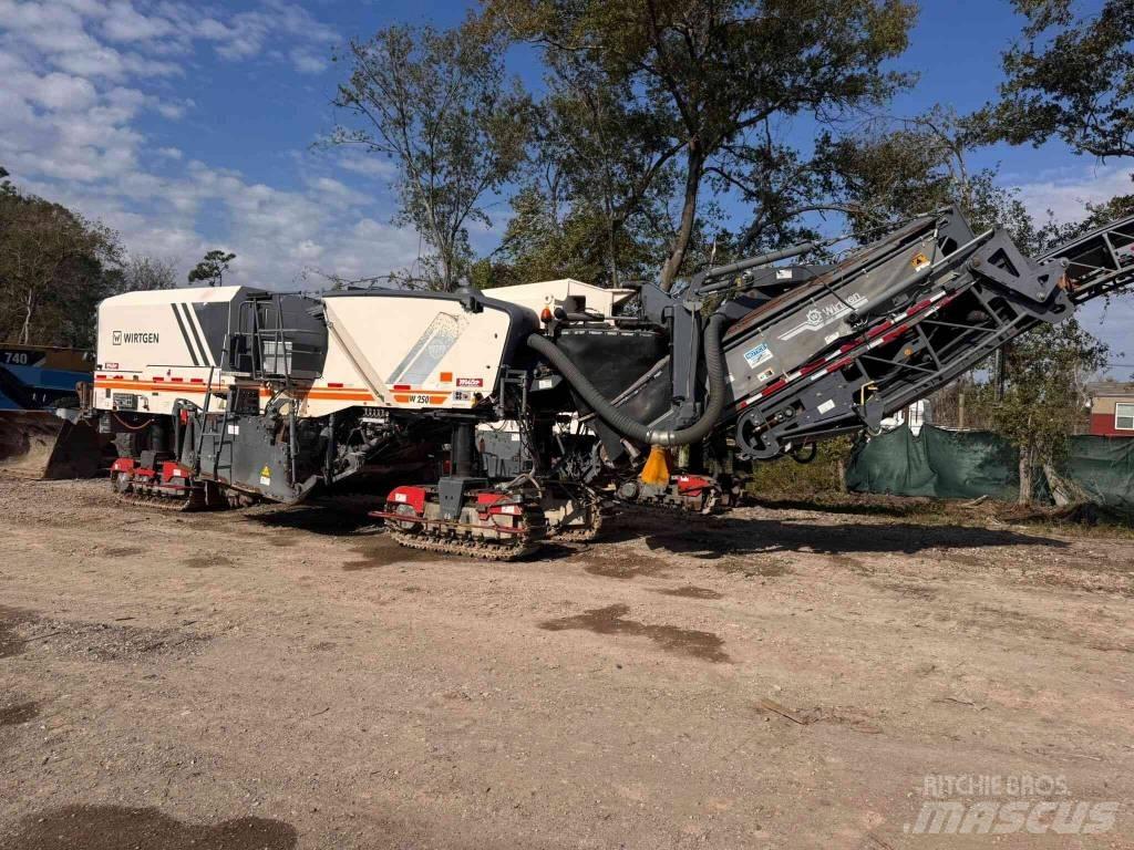 Wirtgen W250 Moinhos de asfalto a frio