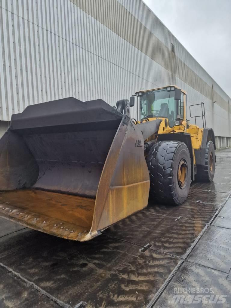 Volvo L 220 F Carregadeiras de rodas