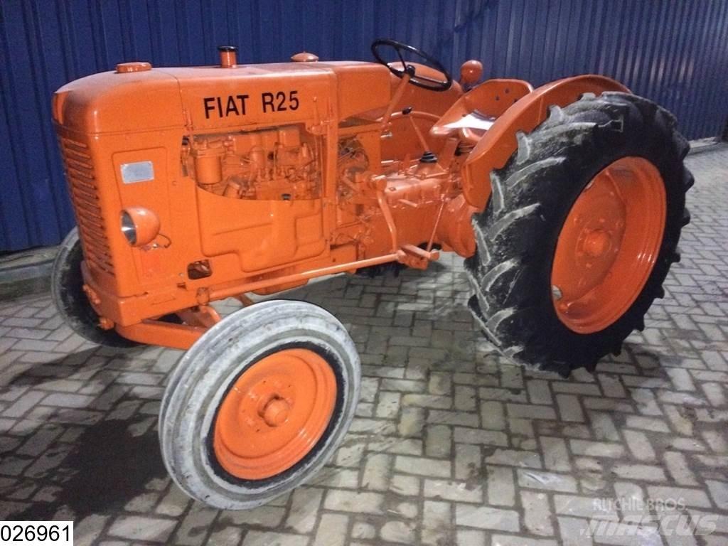 Fiat R25 2WD Tratores Agrícolas usados