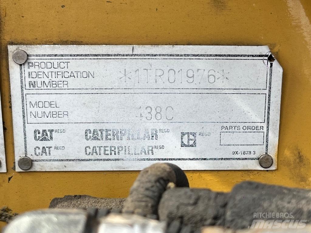 CAT 438 C Retroescavadeiras