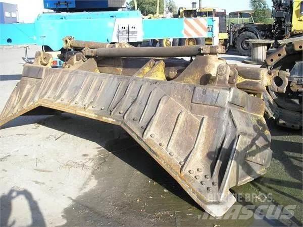 CAT D8N Dozers - Tratores rastos