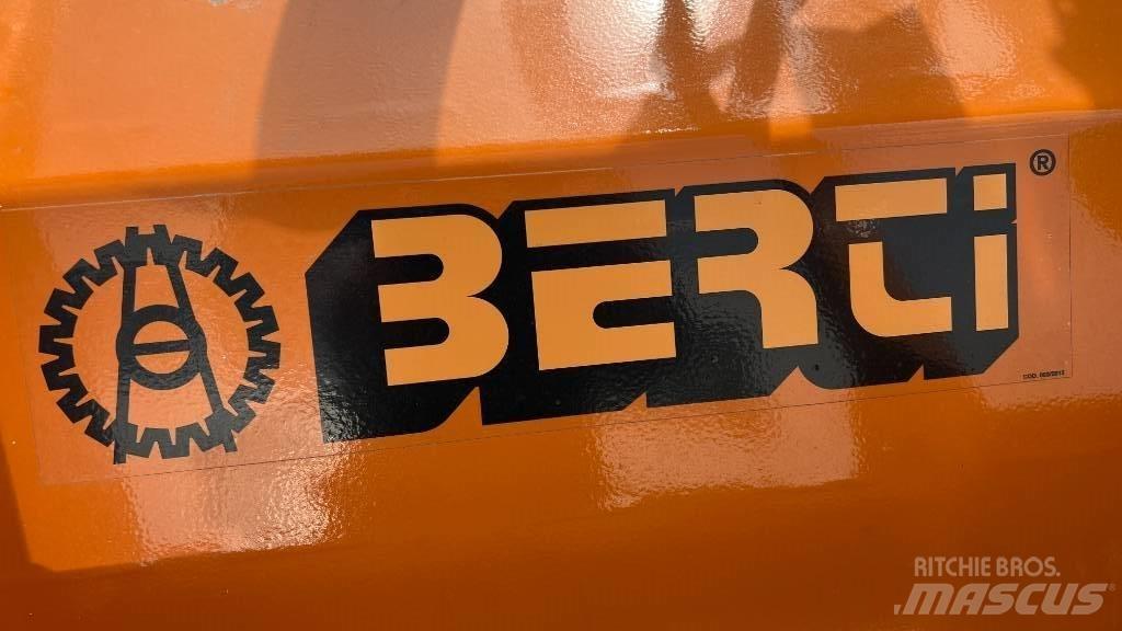 Berti EKR-S 250 Gadanheiras e cortadores de folhas para pastos
