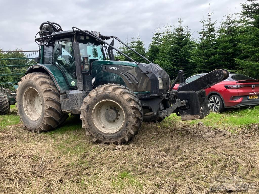 Valtra T 213 V Tractores florestais