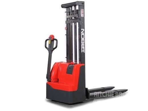  ECL 1029 Empilhador para operador externo