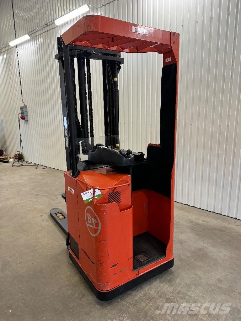 Toyota SSE160 Self propelled stackers