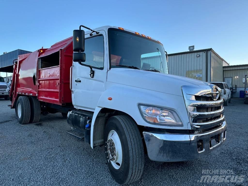 Hino 268 Camiões de lixo