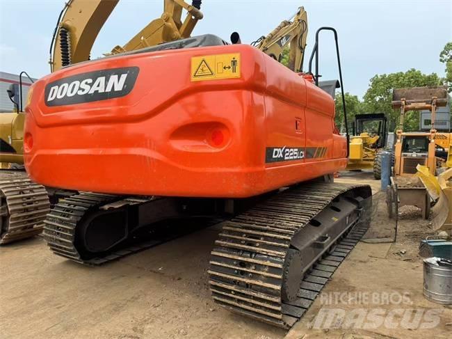 Doosan DX 225 LC Escavadeiras de esteiras
