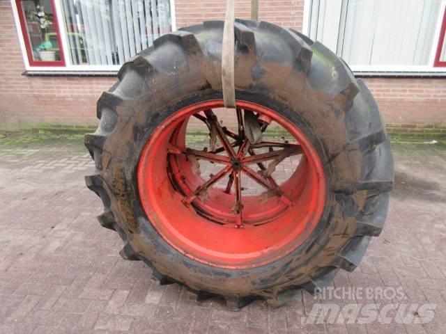 Taurus 16.9/34 Pneus Agrícolas