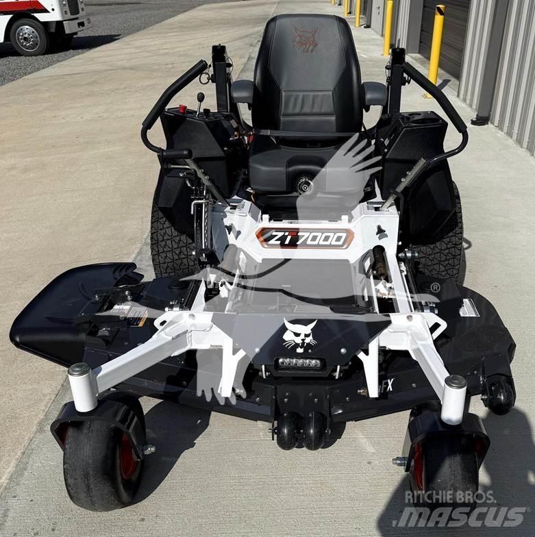 Bobcat ZT7000 Corta-Relvas Zero turn