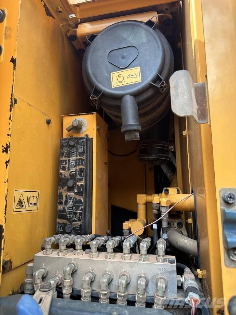 Hyundai R210W-9 Escavadoras de rodas
