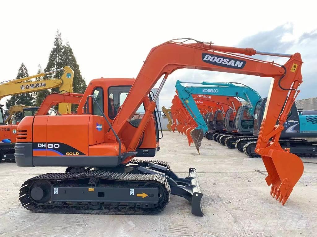Doosan DH80 Escavadoras Midi 7t - 12t