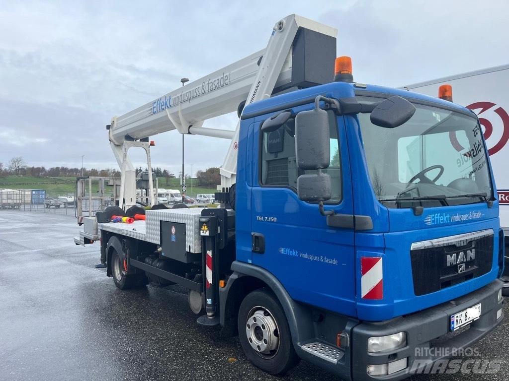 Ruthmann T 330 Plataformas aéreas montadas em camião