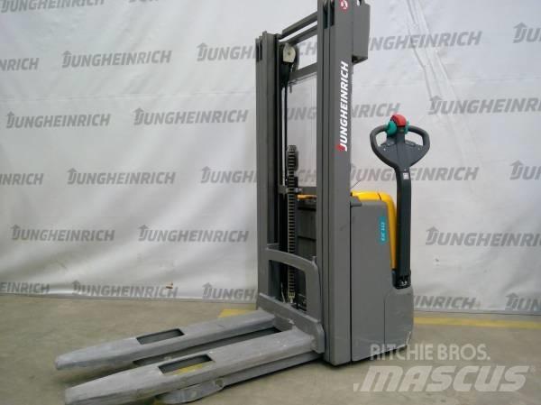 Jungheinrich EJC 112 Empilhador para operador externo