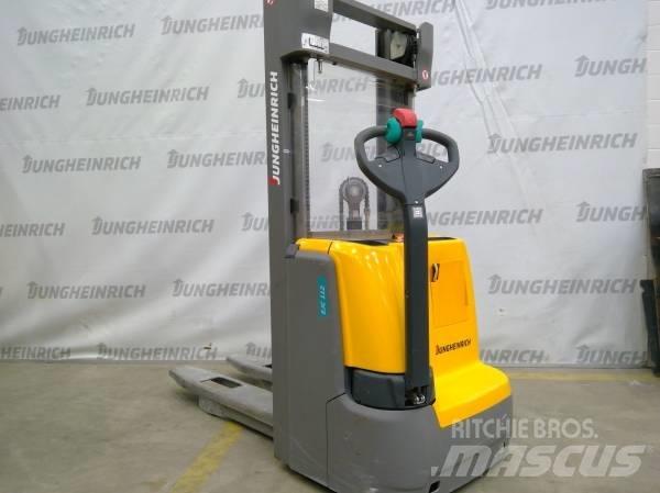 Jungheinrich EJC 112 Empilhador para operador externo