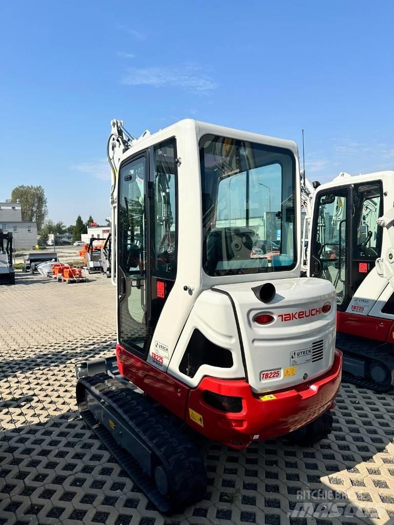 Takeuchi TB 225 V0 Miniescavadeiras