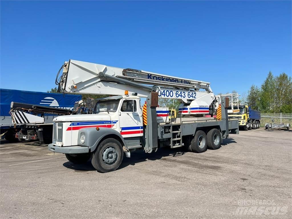 Scania 111 6X2 Camiões grua