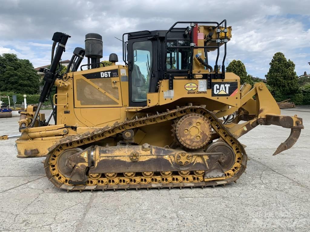 CAT D 6 T XLVP Dozers - Tratores rastos