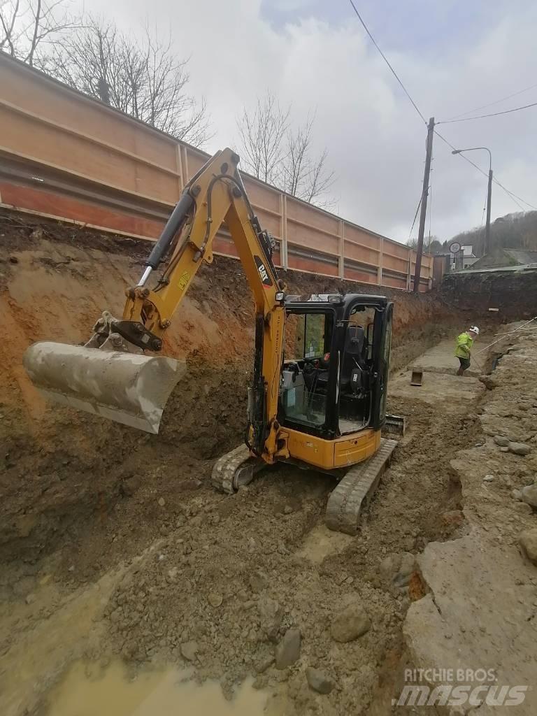 CAT 303.5 Miniescavadeiras