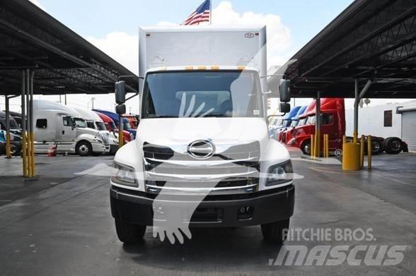 Hino 268 Caminhões de caixa fechada