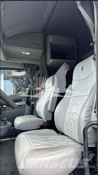 Kenworth T680 Cavalos Mecânicos