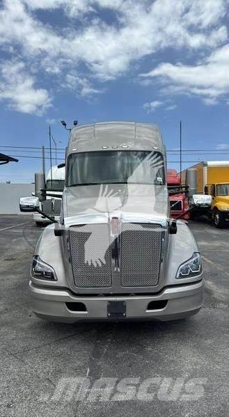 Kenworth T680 Cavalos Mecânicos