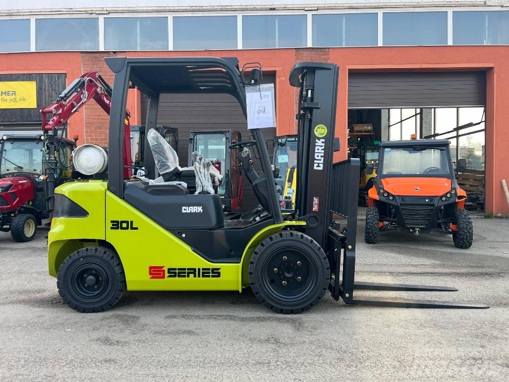 Clark S 30 L Empilhadores a gás