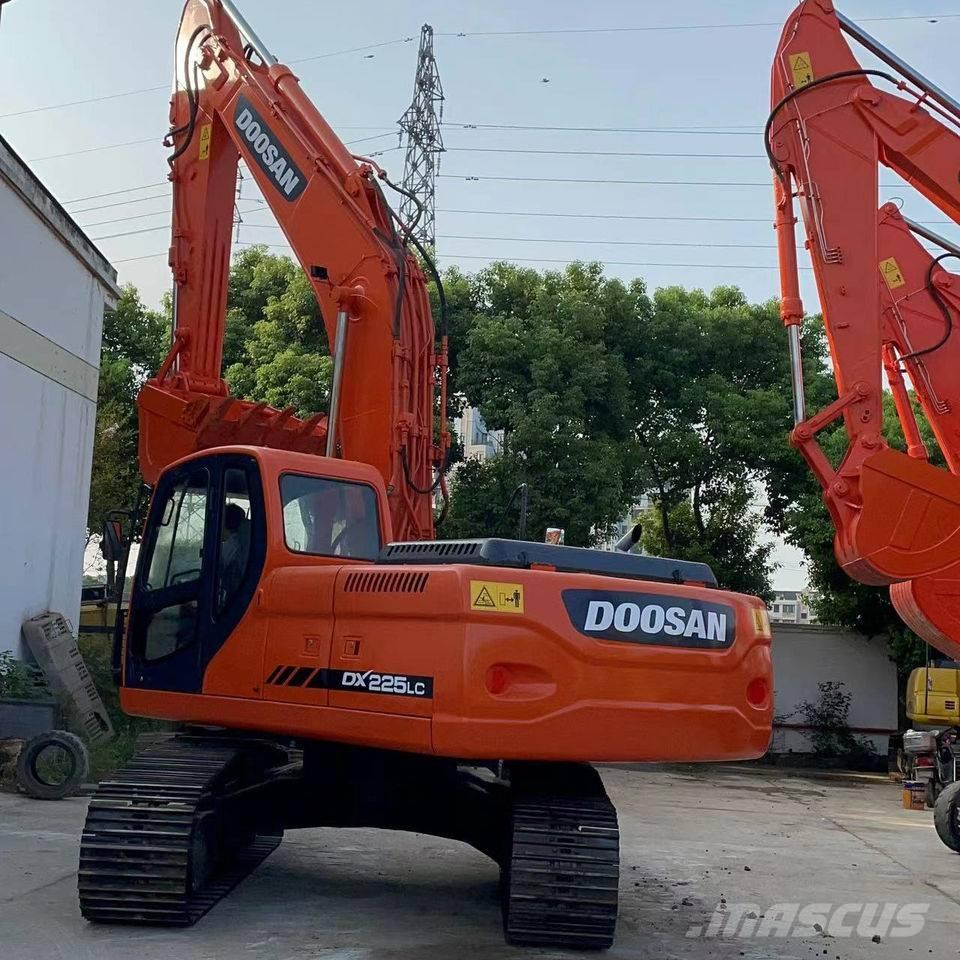 Doosan DX 225 Escavadeiras de esteiras