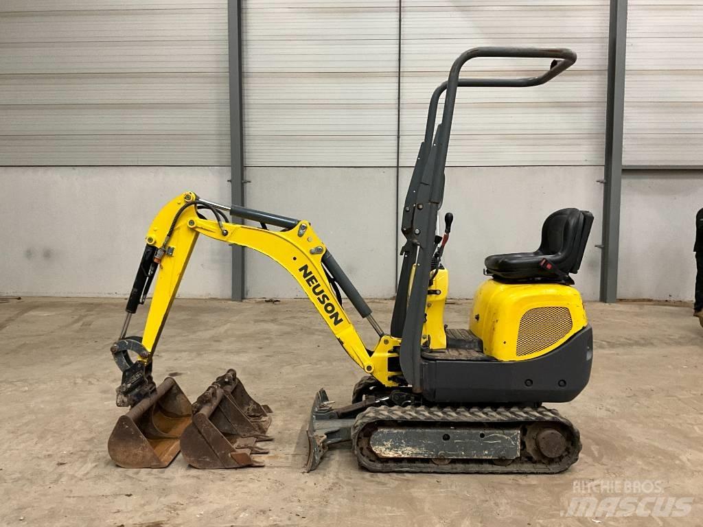 Neuson 803 Miniescavadeiras