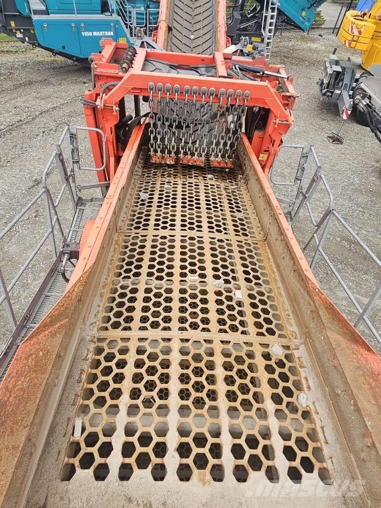 Terex Finlay 883+ Crivos móveis