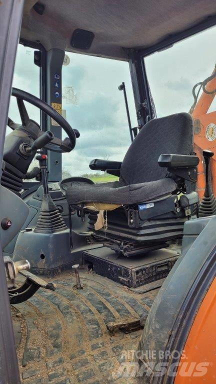 Fiat-Hitachi FB 100 Retroescavadeiras