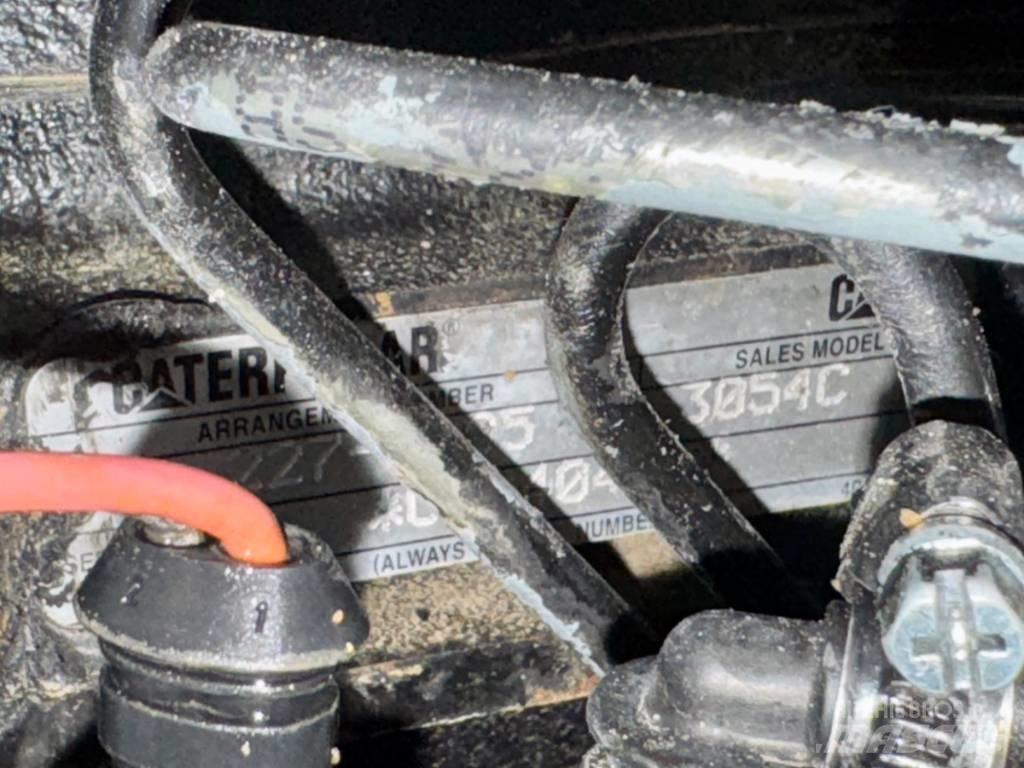 CAT 432 E Retroescavadeiras