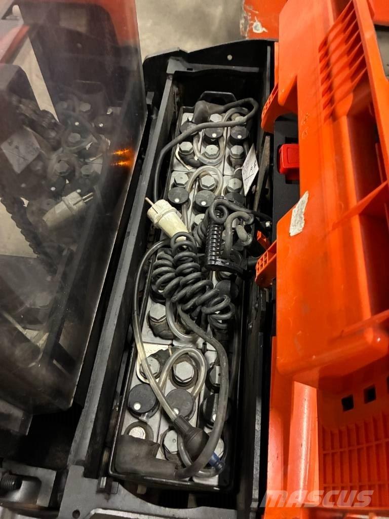 Toyota SWE120L Empilhador para operador externo