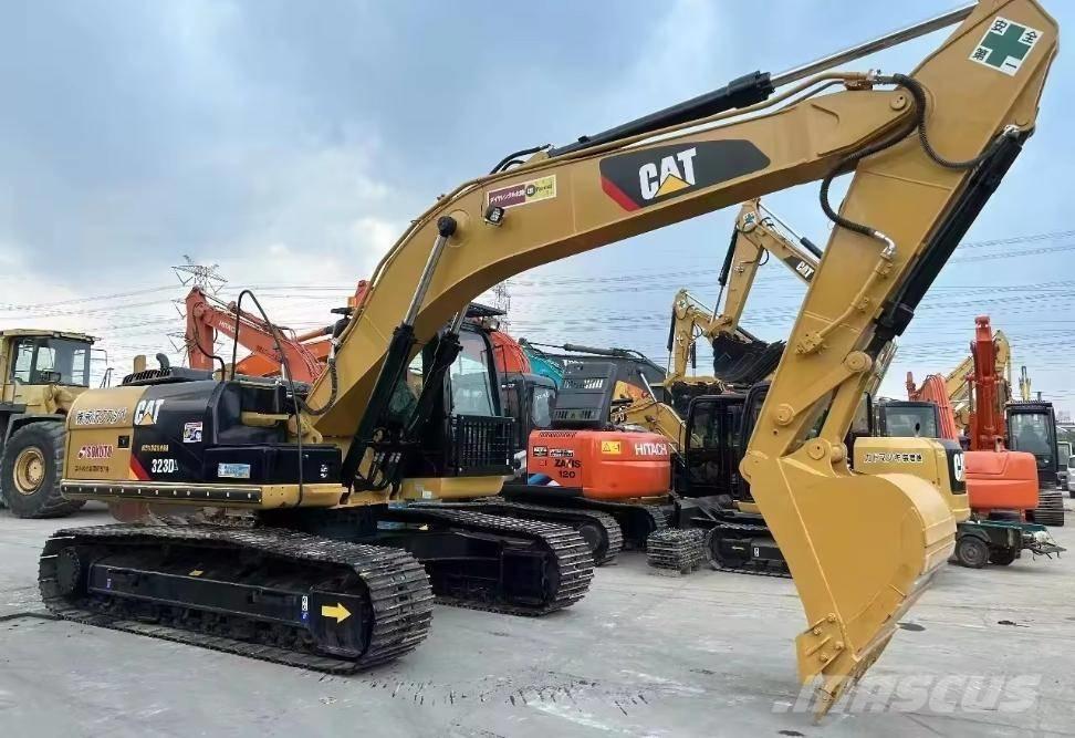 CAT 323 D Escavadeiras de esteiras