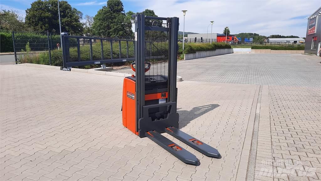 Linde L16 - BR1173 Empilhador para operador externo