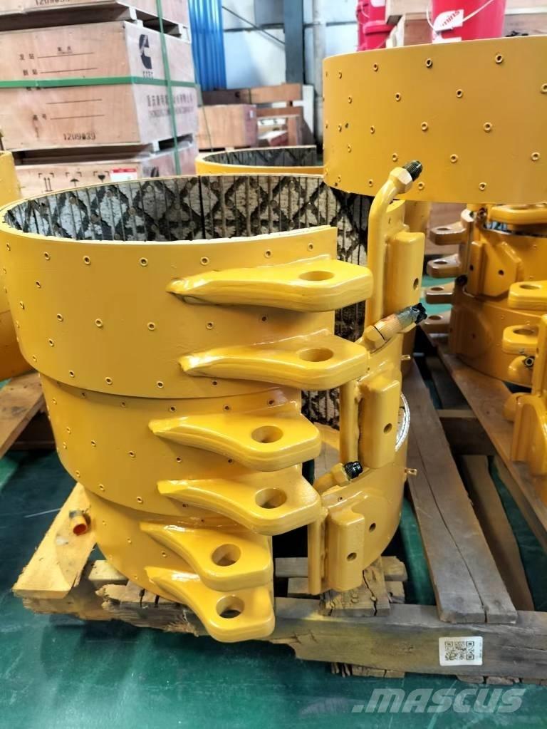 Komatsu D155 Travőes