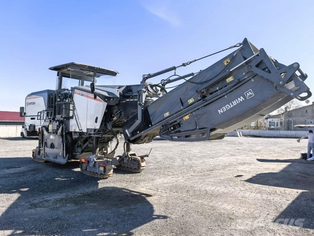 Wirtgen W 200 F Moinhos de asfalto a frio