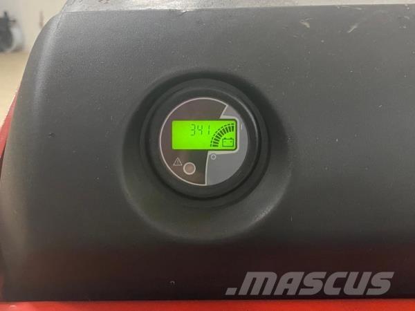 Manitou TI30 RM SP Self propelled stackers