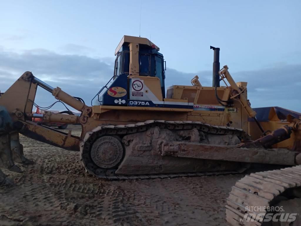 Komatsu D 375 A-2 Dozers - Tratores rastos