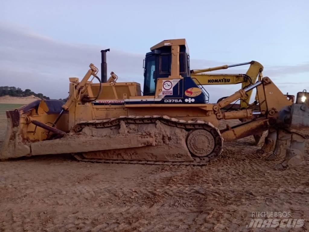Komatsu D 375 A-2 Dozers - Tratores rastos