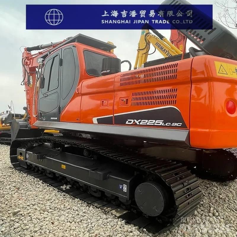 Doosan DX 225 Escavadeiras de esteiras