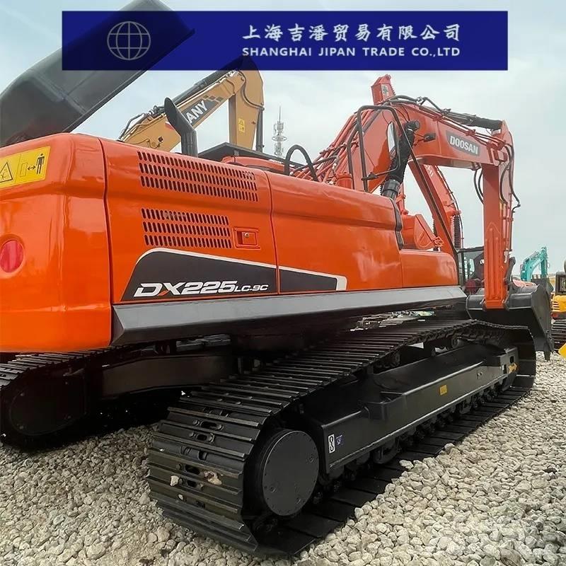Doosan DX 225 Escavadeiras de esteiras